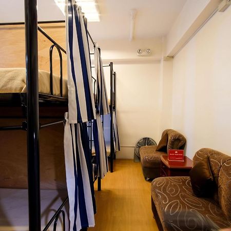 Zen Hostel Vicente Cruz Маніла Екстер'єр фото